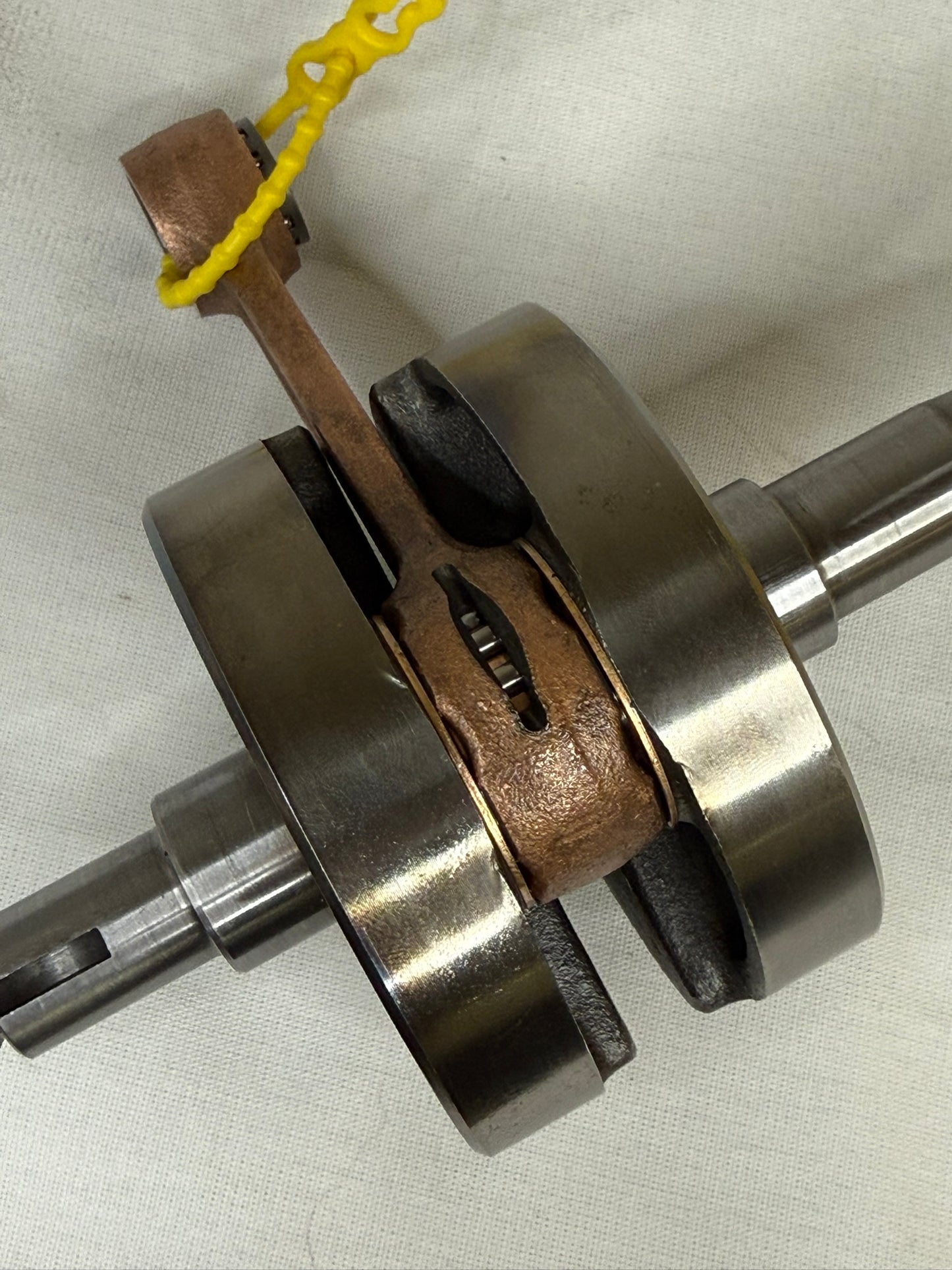 Instandgesetzte Kurbelwelle im Austausch